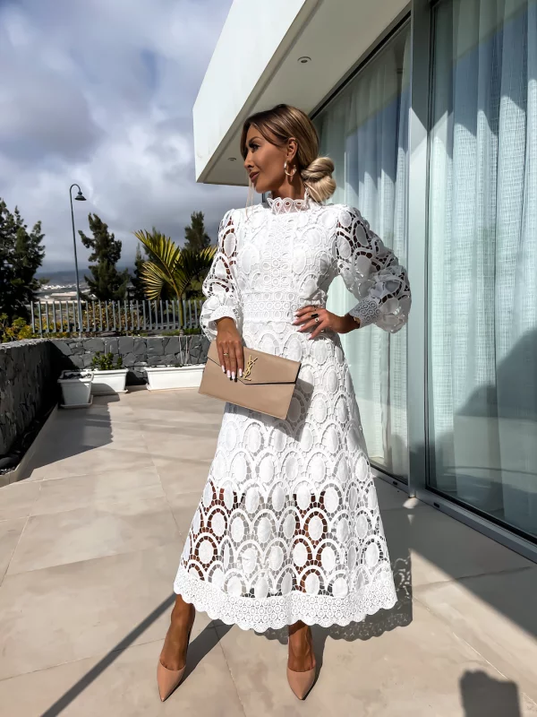 Elaina | Robe Midi Élégante avec Détails en Dentelle