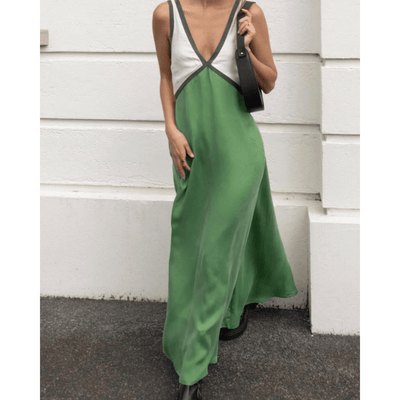 RENATA | ROBE À ENCOLURE EN V