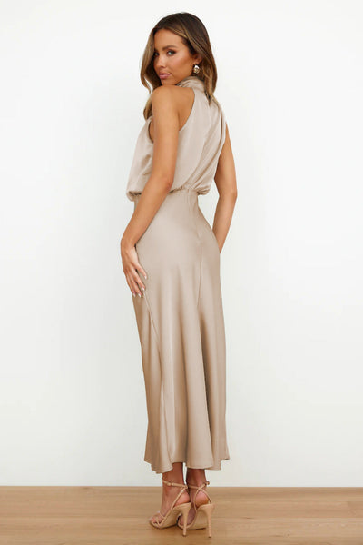 Valeria™ | Robe en satin longue avec col halter