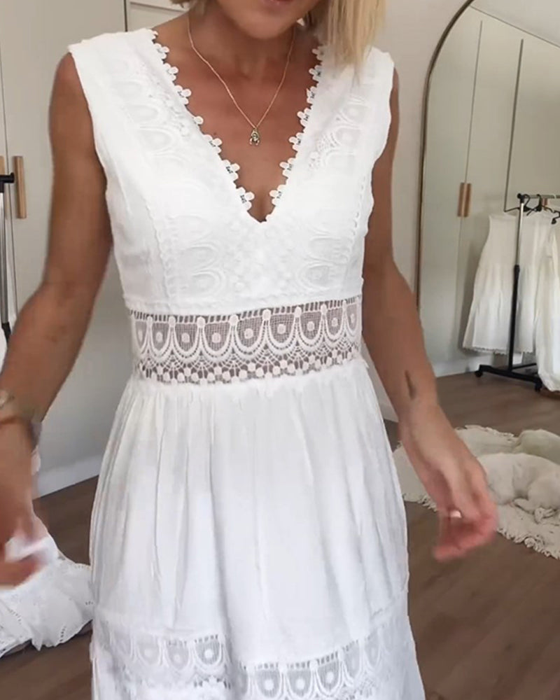 Kim | Robe en dentelle avec décolleté en V (Bientôt épuisée)