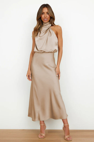 Valeria™ | Robe en satin longue avec col halter