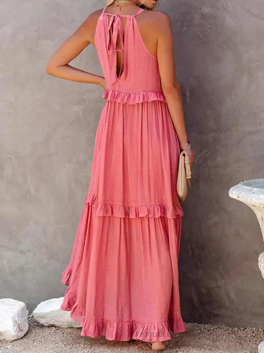 Sarah | Robe maxi avec volants et dos nu (Presque épuisé)